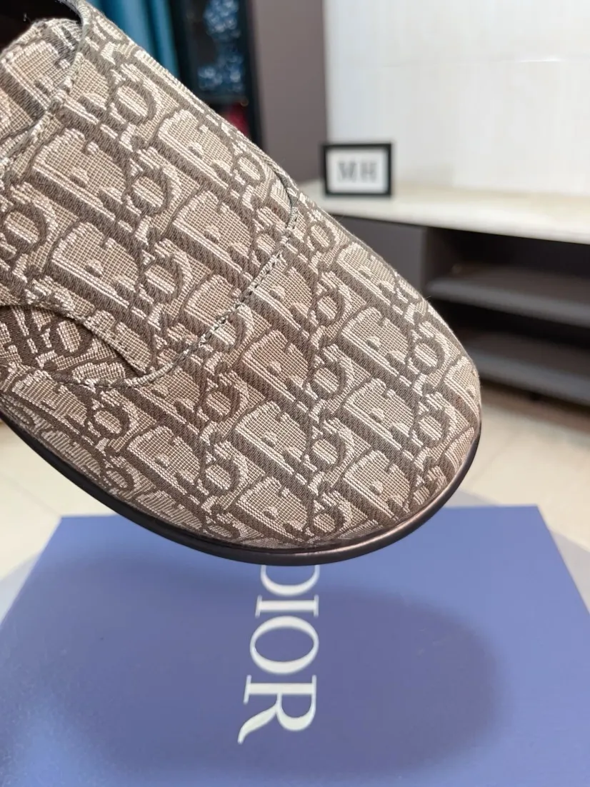 Men's shoes 💰380🌸🌸【Dior】Top purchasing agent 🇮🇹 Di Street Male God half drag counter synchronization, uppers imported from Italy with D logo fabric, high-quality complex splicing craftsmanship, soles: original soles specially provided by the original factory, exclusive event molded soles super comfortable, original factory single goods, 🔍🔍high quality, you can enter and exit the counter at will, welcome to compare, size number 38-45 (order 46)